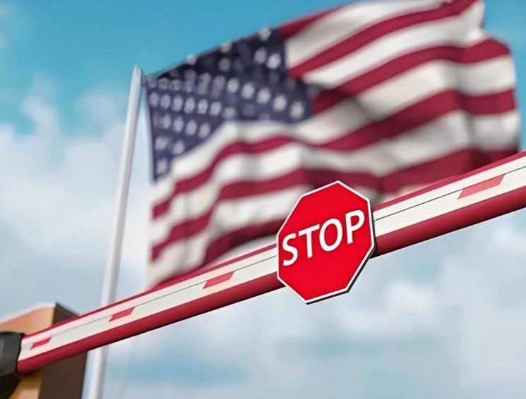 Кому запрещен или ограничен въезд в США в 2026 году и касается ли это россиян